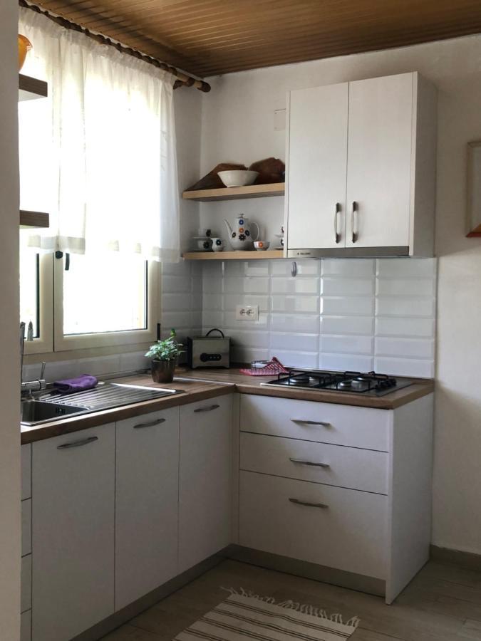 Отель Olive House. Влёра Экстерьер фото