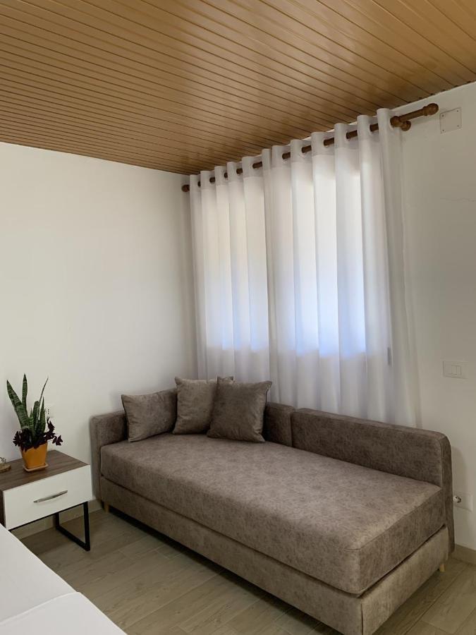 Отель Olive House. Влёра Экстерьер фото